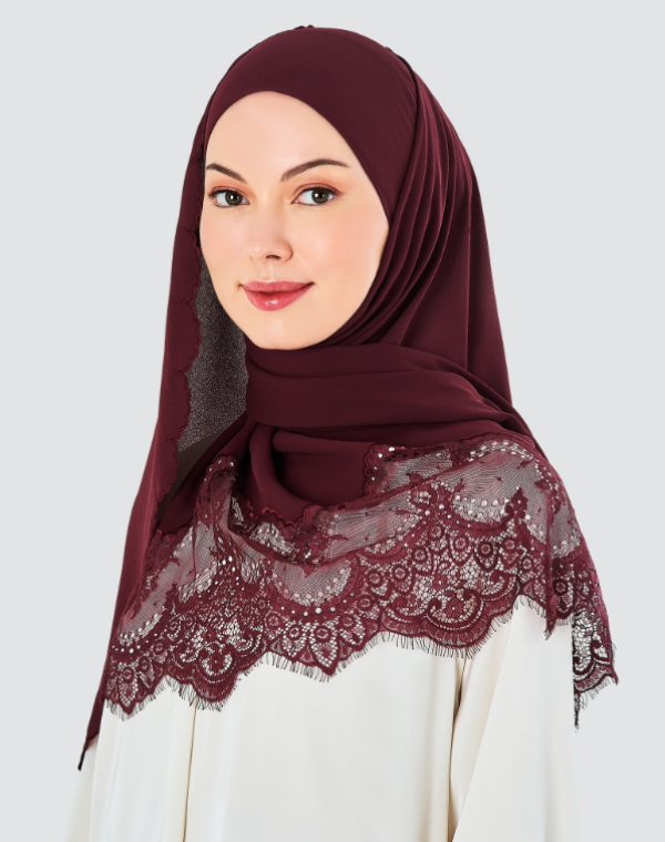 Hijab shawl dengan detail renda yang indah